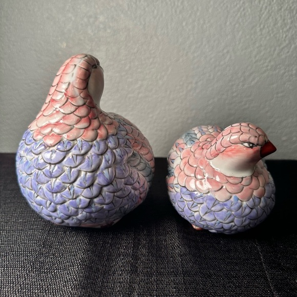 Vintage Pair of Ceramic Quail Figurines Hand Painted Pink & Blue Accents - Picture 3 of 9